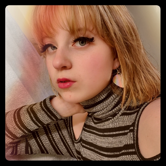 Meet your Posher, Chloe - Picture 1 of 1